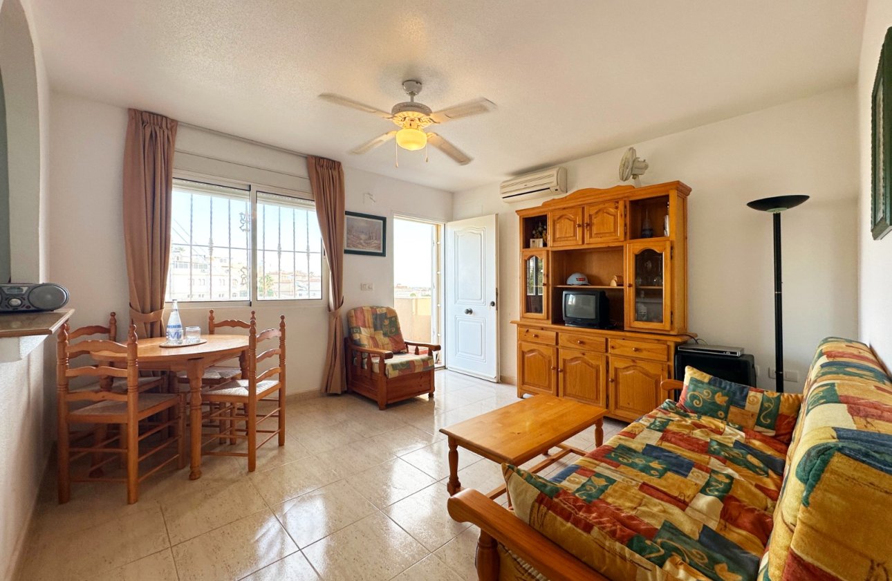 Resale - Bungalow -
San Miguel de Salinas - Inland