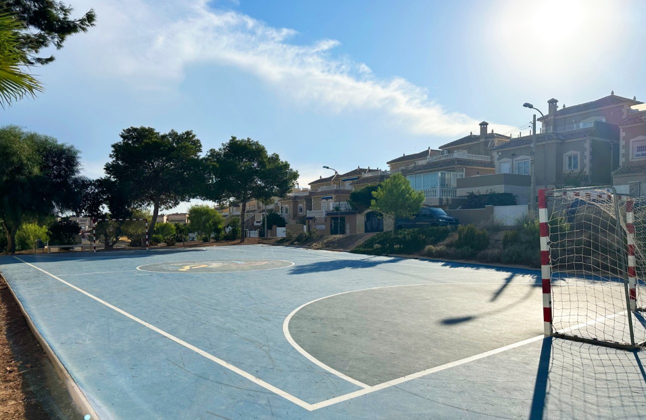 Resale - Bungalow -
San Miguel de Salinas - Inland