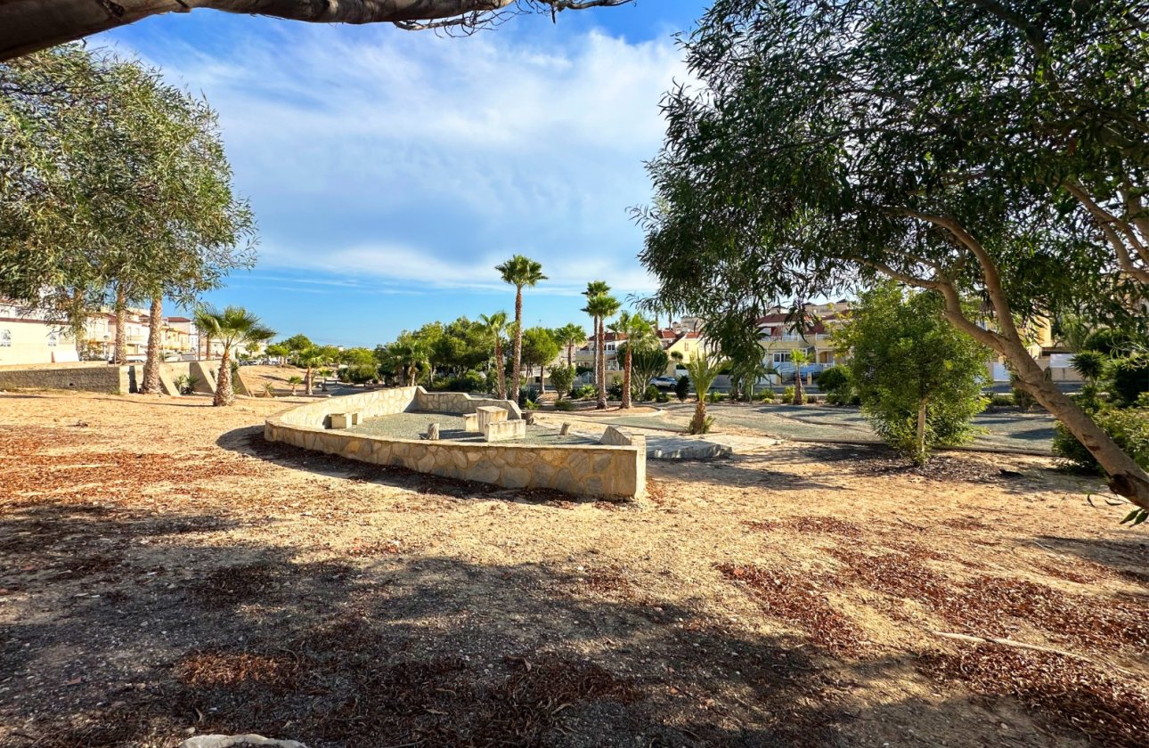 Resale - Bungalow -
San Miguel de Salinas - Inland