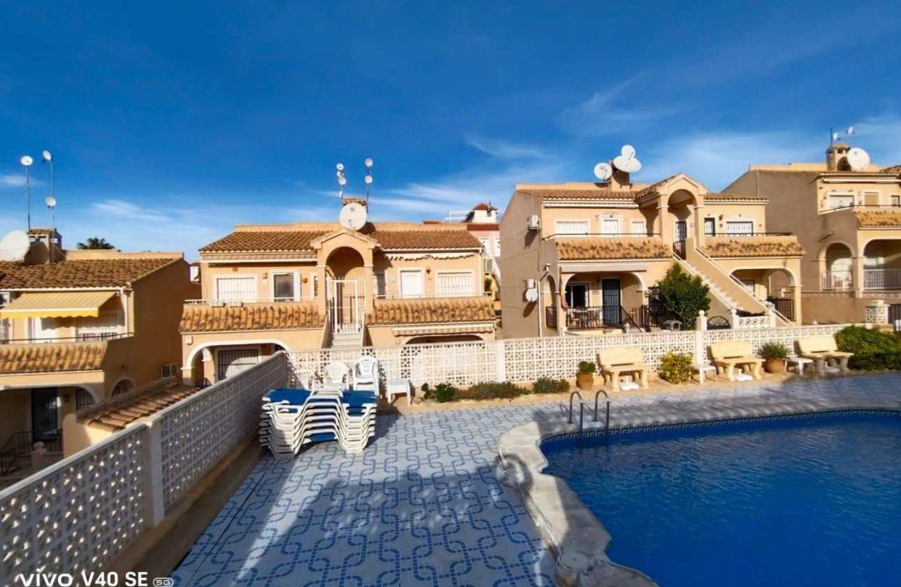 Resale - Bungalow -
San Miguel de Salinas - Inland