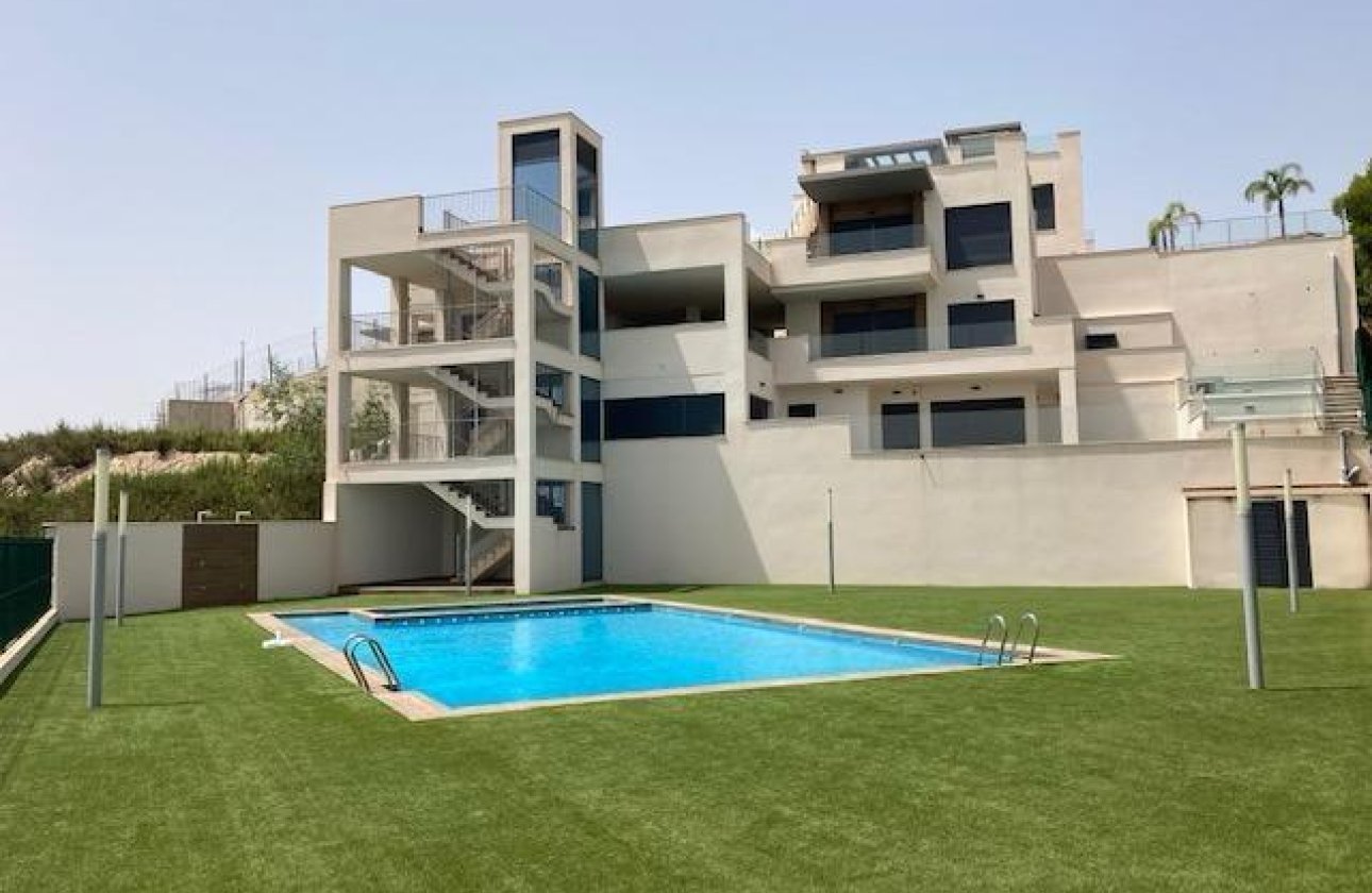 Resale - Bungalow -
San Miguel de Salinas - Las Colinas