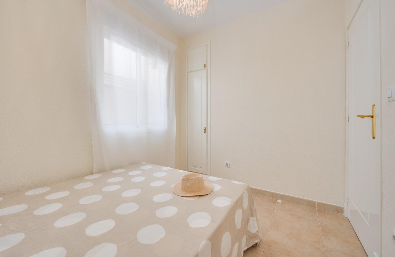 Resale - Bungalow -
Torrevieja - Aguas Nuevas 1