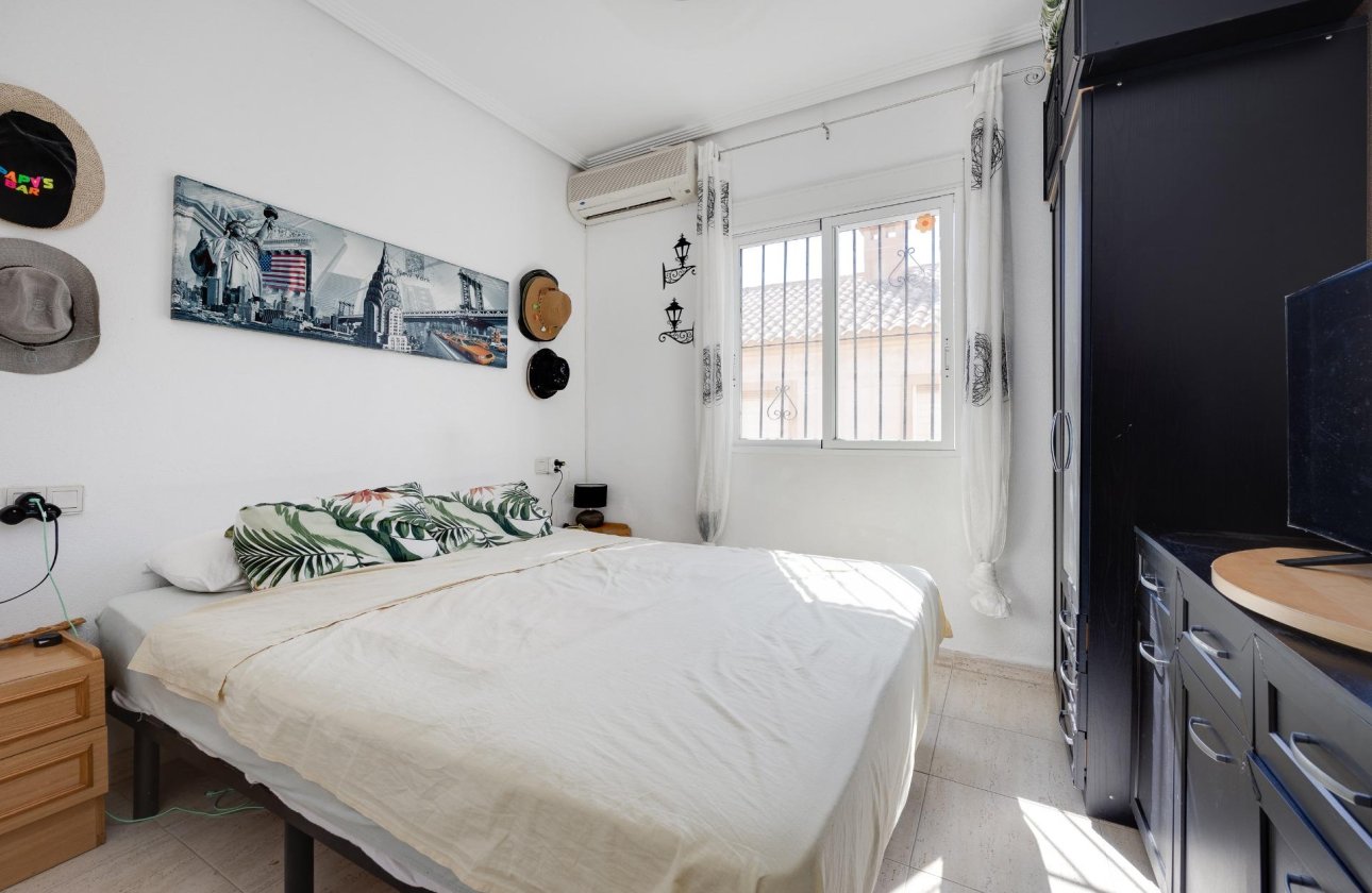 Resale - Bungalow -
Torrevieja - Aguas Nuevas