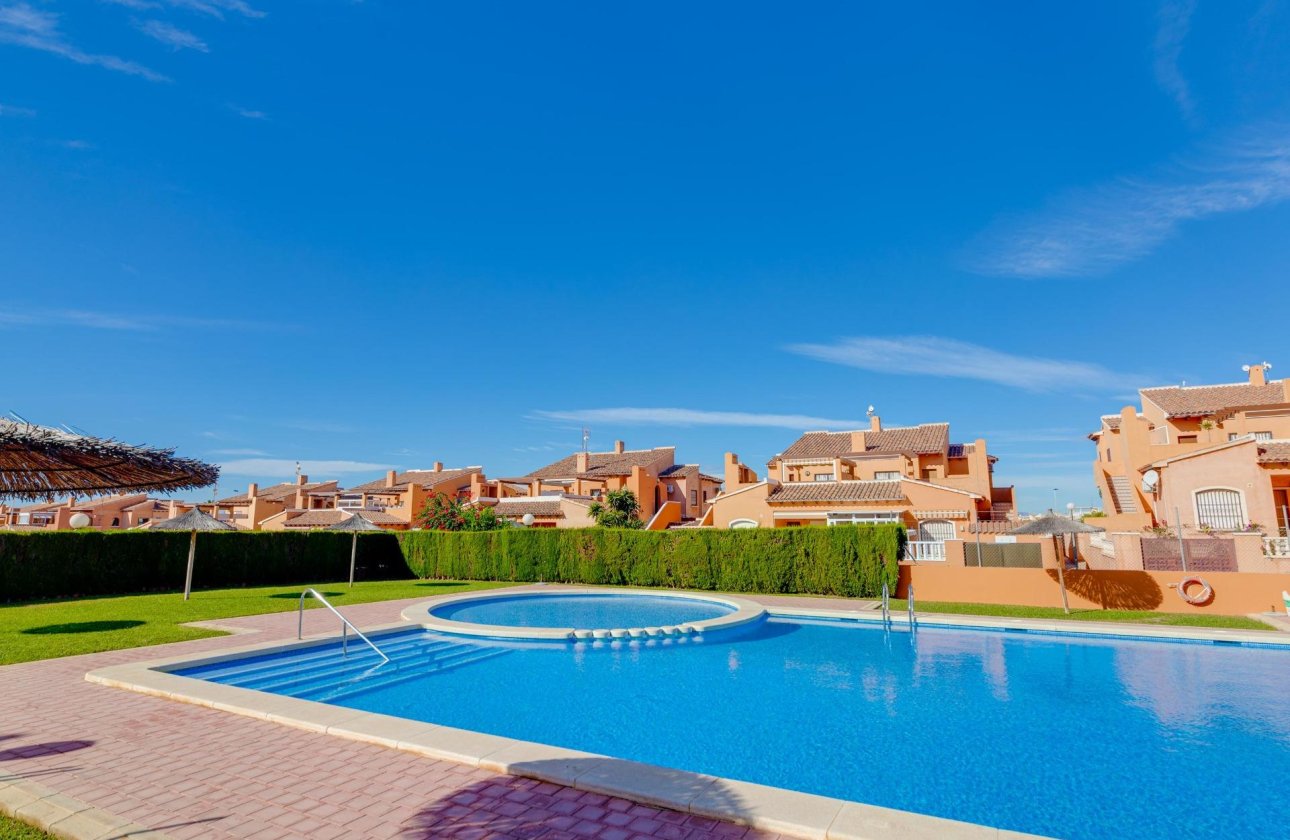 Resale - Bungalow -
Torrevieja - Aguas Nuevas