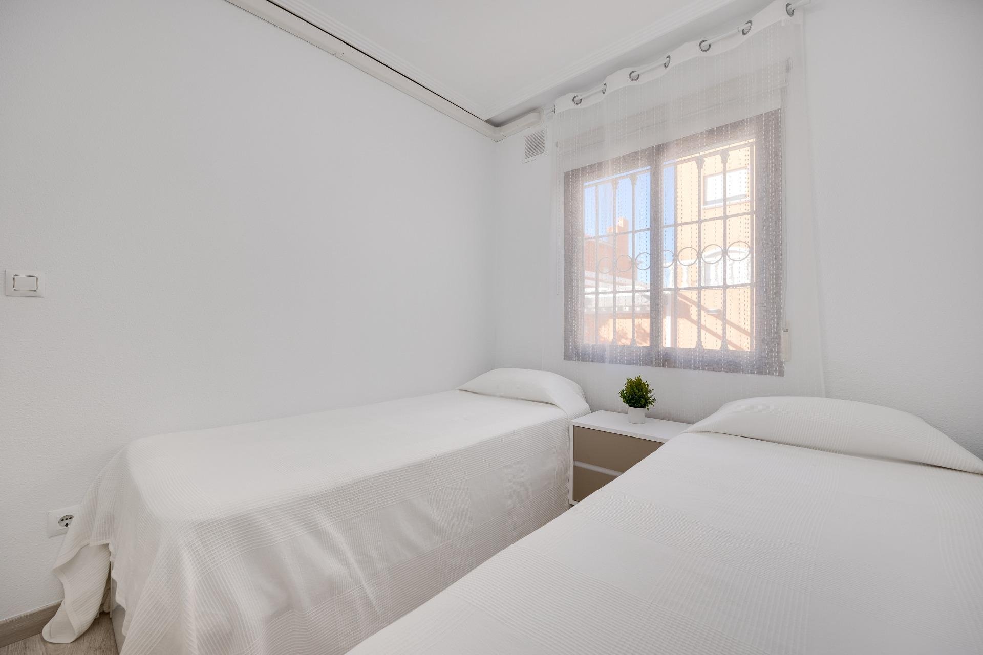 Resale - Bungalow -
Torrevieja - Aguas Nuevas