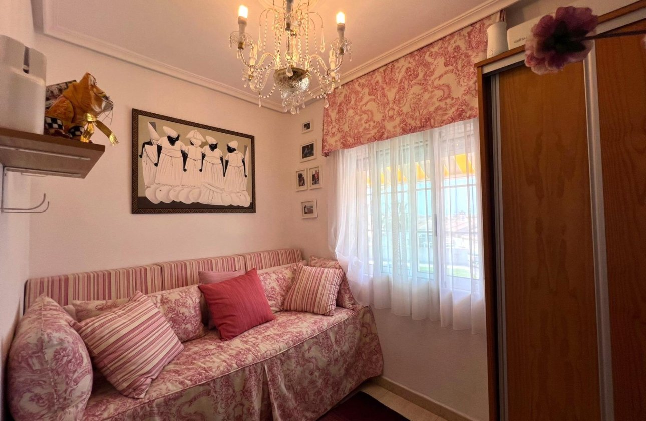 Resale - Bungalow -
Torrevieja - Aguas Nuevas