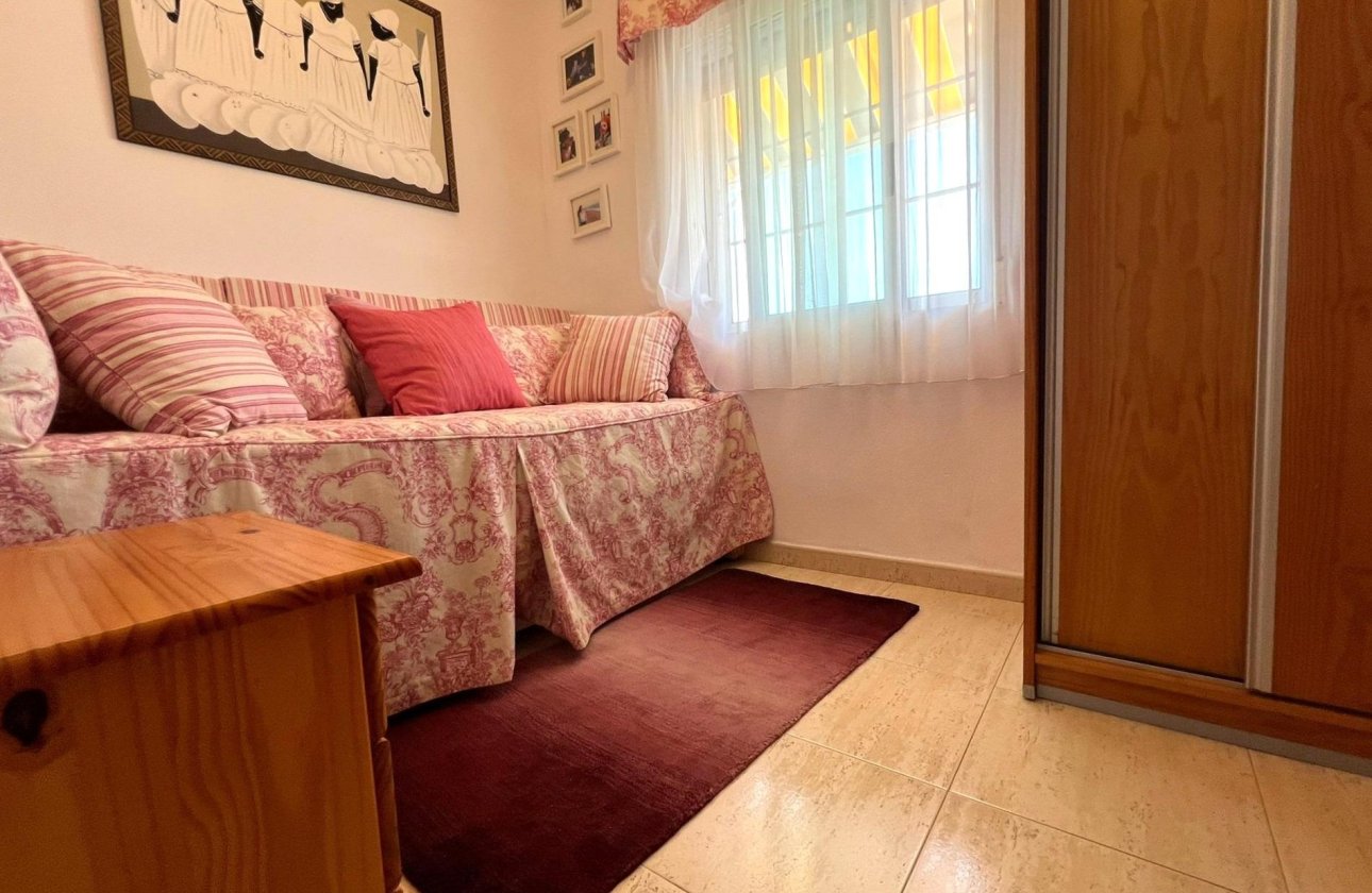Resale - Bungalow -
Torrevieja - Aguas Nuevas