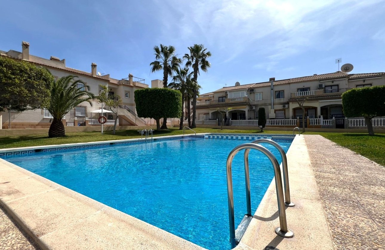 Resale - Bungalow -
Torrevieja - Aguas Nuevas