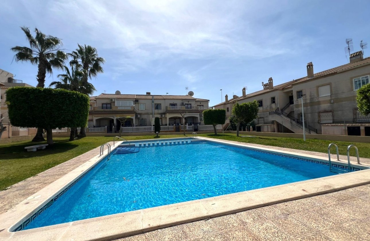 Resale - Bungalow -
Torrevieja - Aguas Nuevas