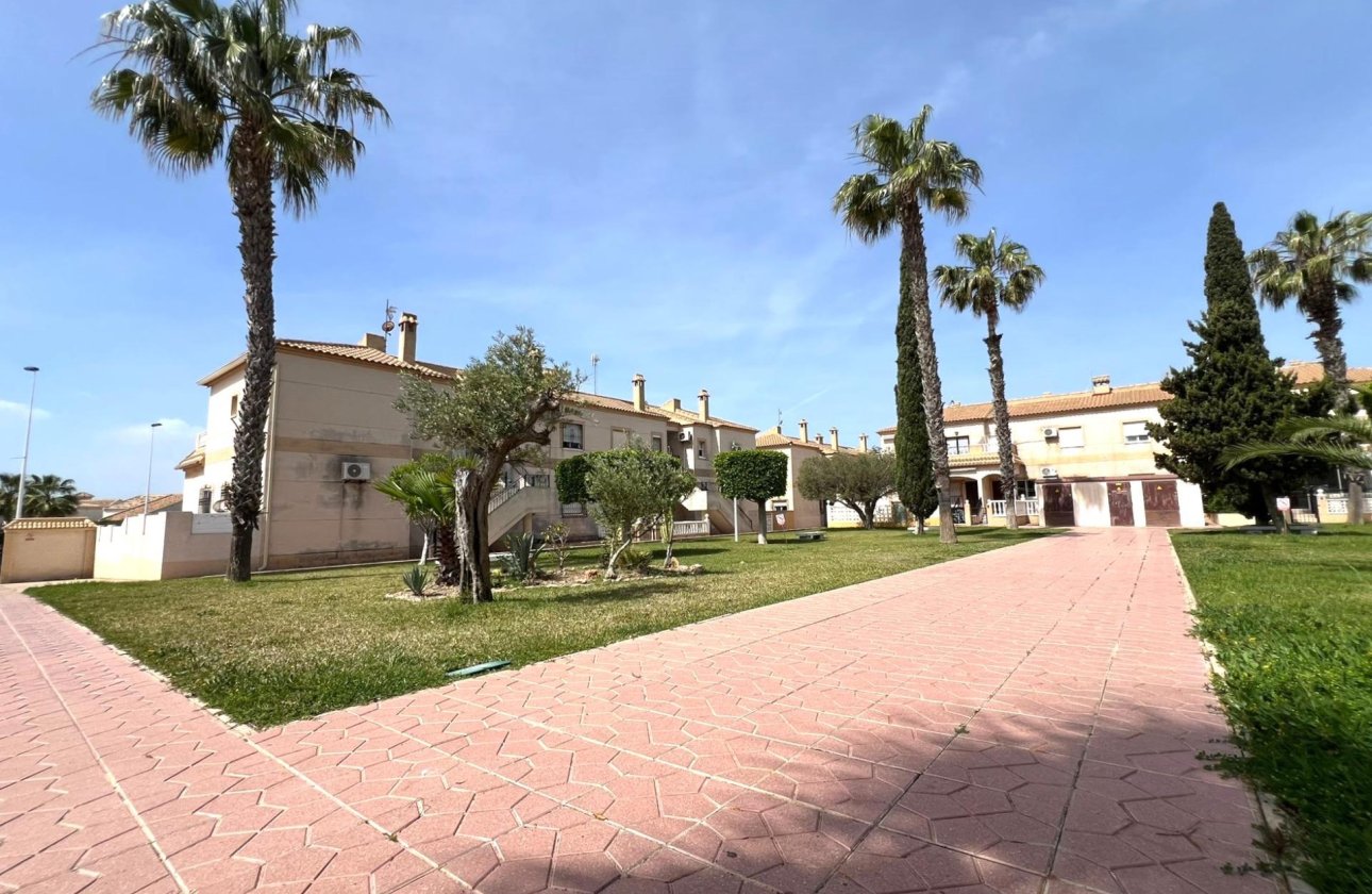 Resale - Bungalow -
Torrevieja - Aguas Nuevas