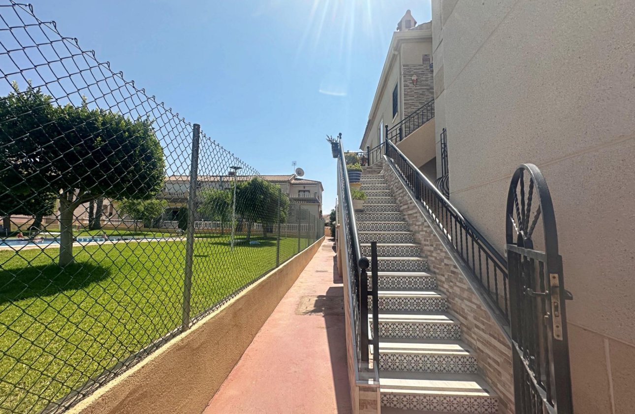 Resale - Bungalow -
Torrevieja - Aguas Nuevas