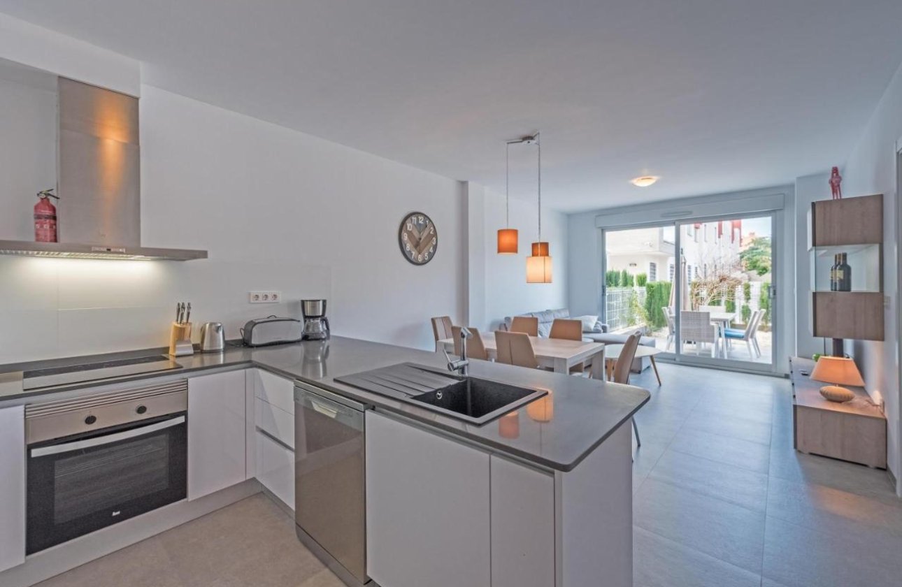 Resale - Bungalow -
Torrevieja - Auguas Neuvas