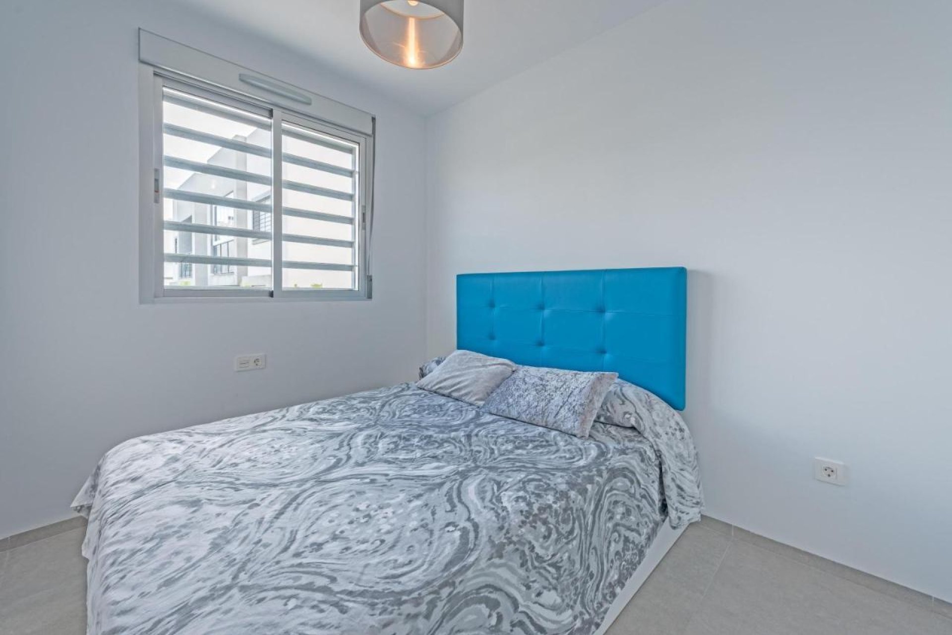 Resale - Bungalow -
Torrevieja - Auguas Neuvas