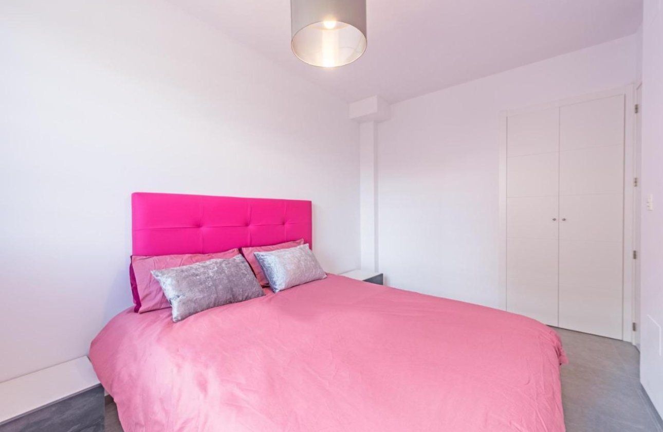 Resale - Bungalow -
Torrevieja - Auguas Neuvas