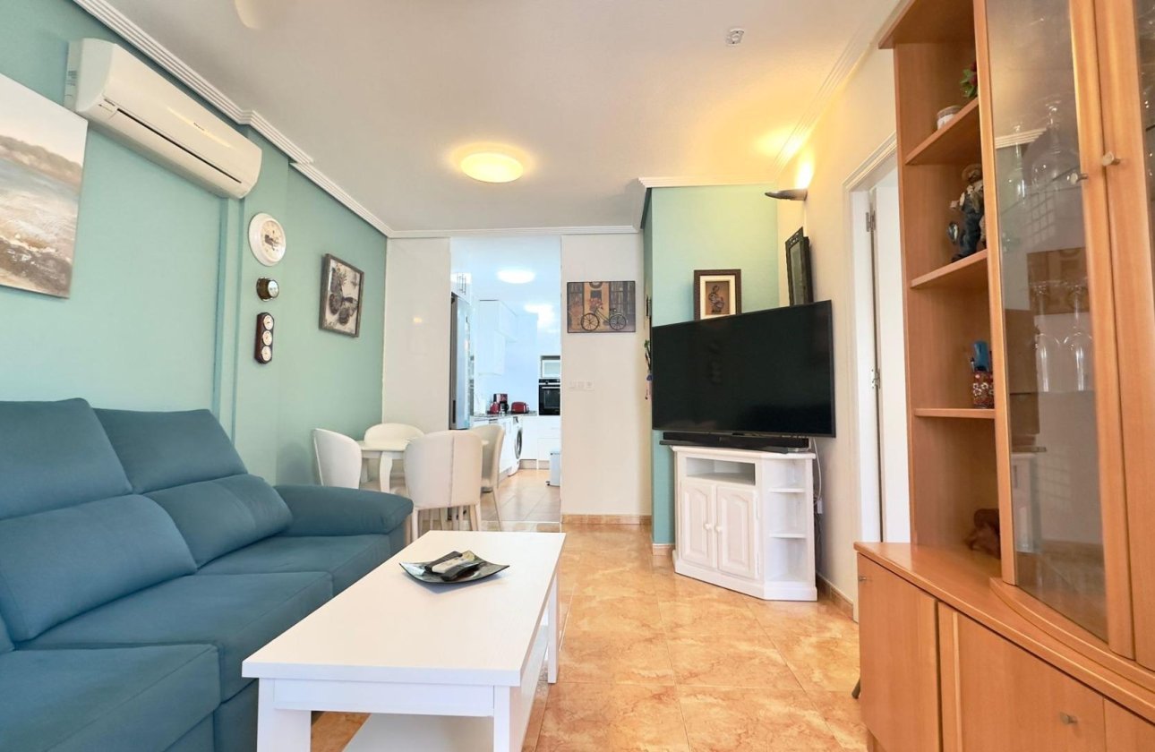 Resale - Bungalow -
Torrevieja - Centro