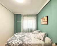 Resale - Bungalow -
Torrevieja - Centro