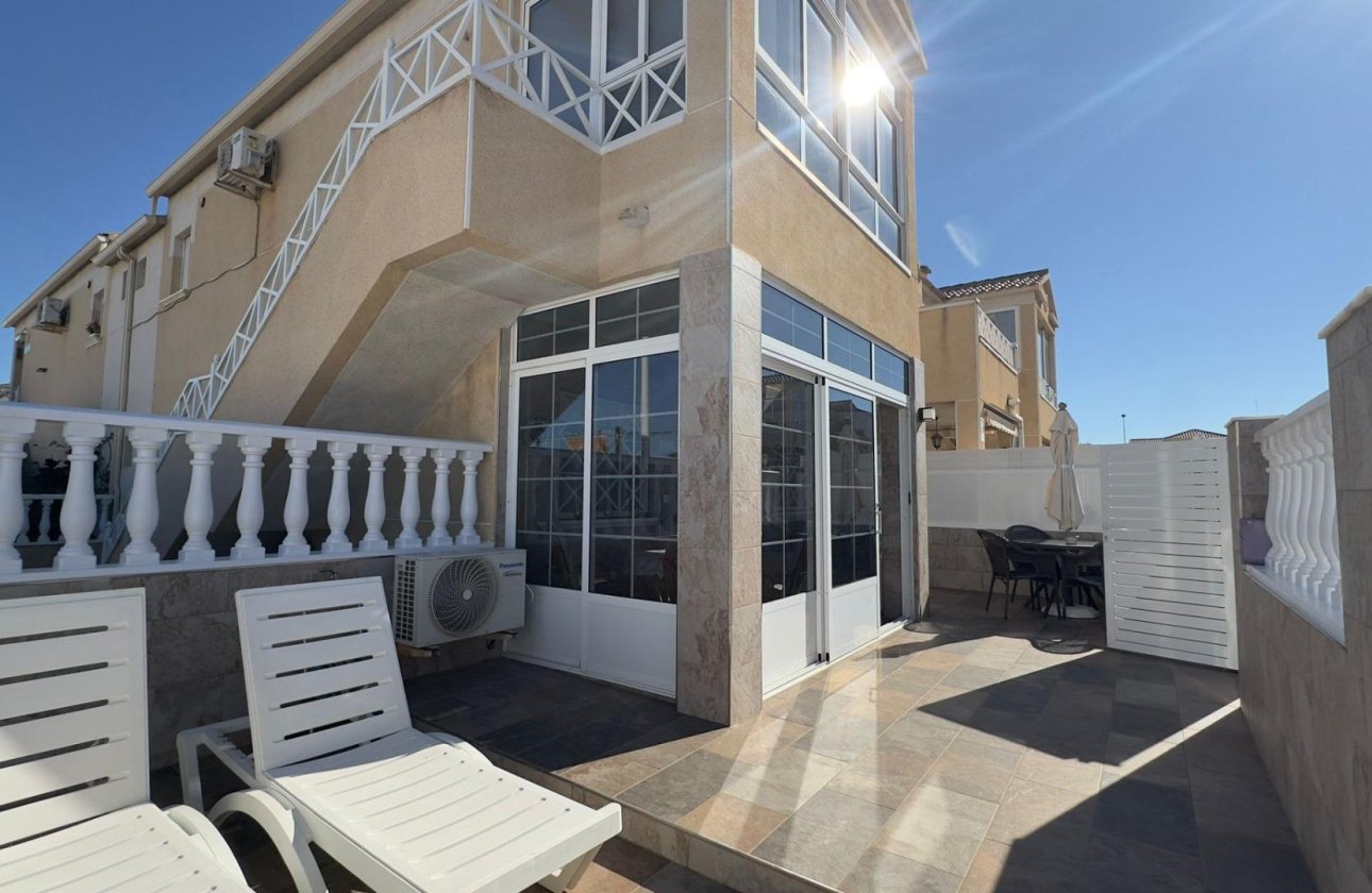 Resale - Bungalow -
Torrevieja - Centro