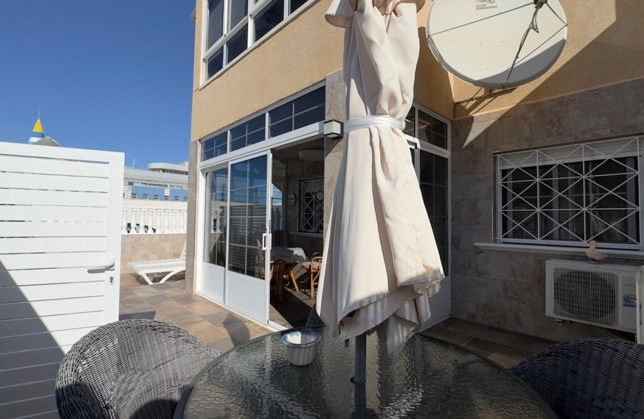 Resale - Bungalow -
Torrevieja - Centro