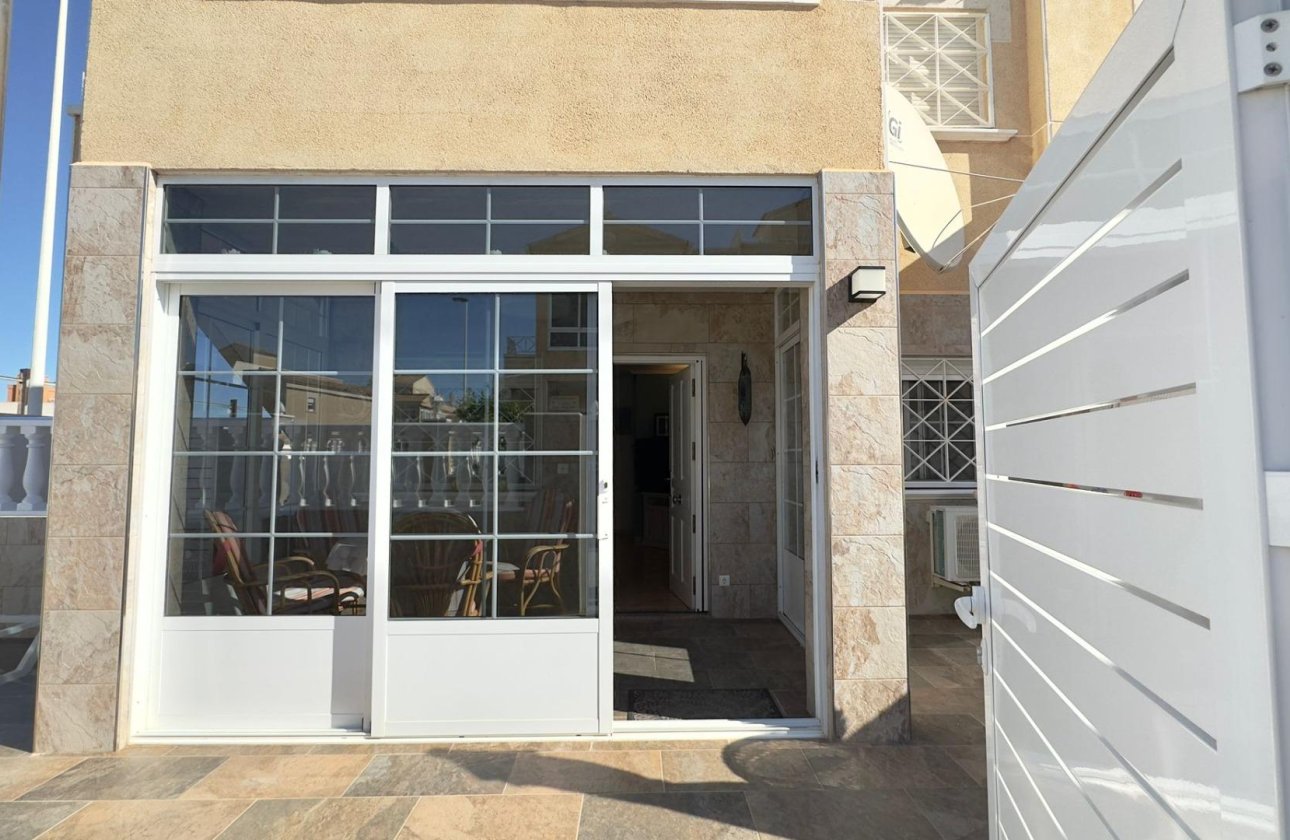 Resale - Bungalow -
Torrevieja - Centro