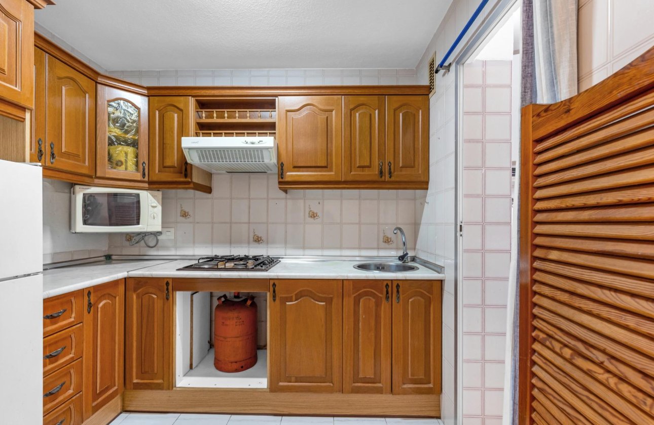 Resale - Bungalow -
Torrevieja - Centro