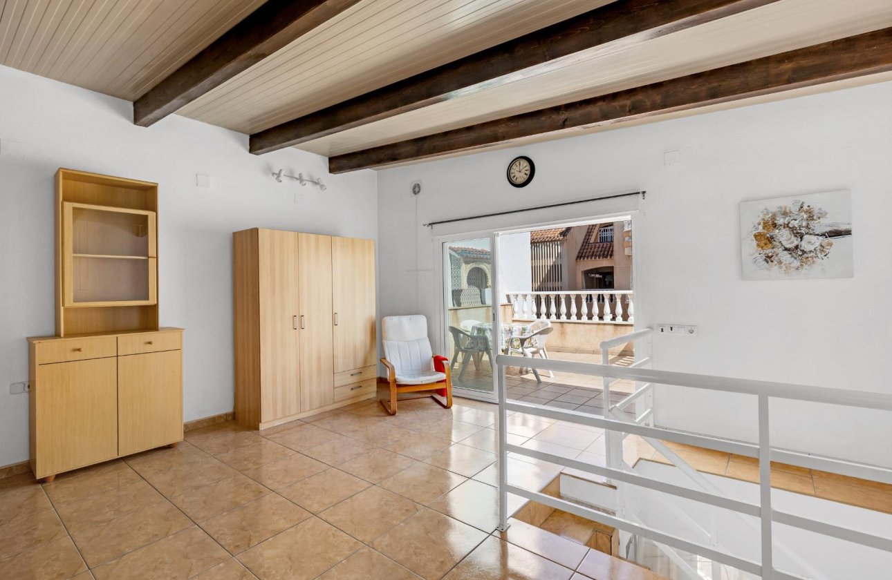 Resale - Bungalow -
Torrevieja - Centro