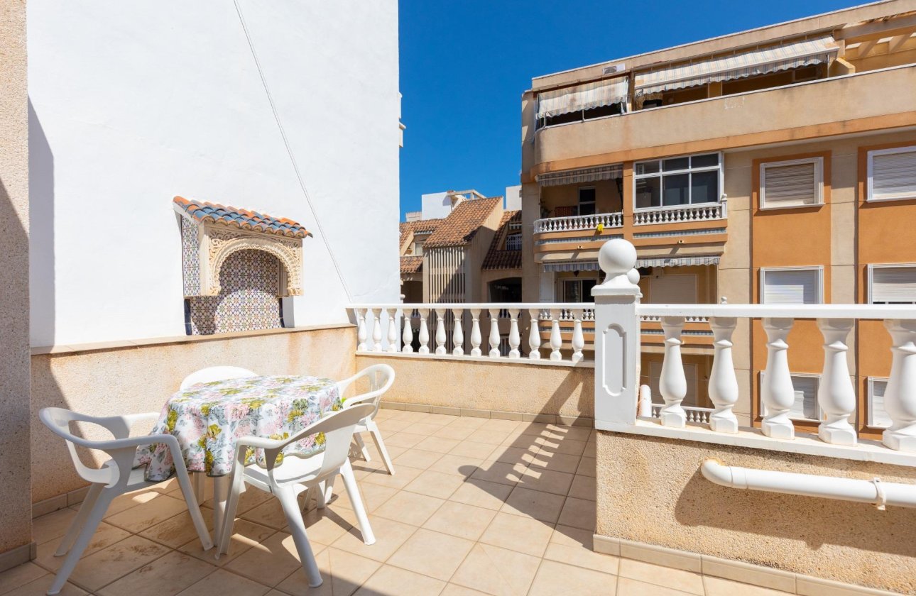Resale - Bungalow -
Torrevieja - Centro