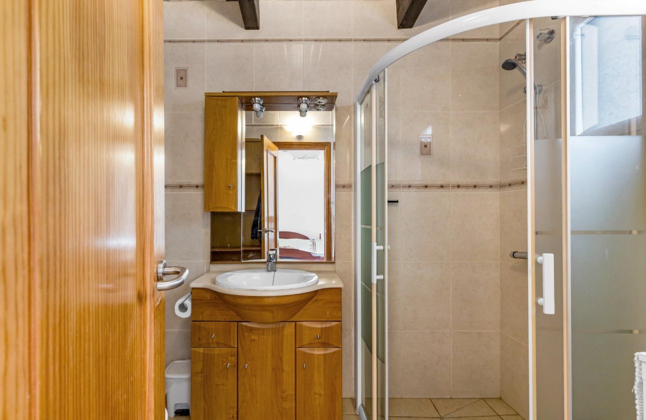 Resale - Bungalow -
Torrevieja - Centro