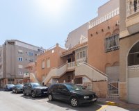 Resale - Bungalow -
Torrevieja - Centro