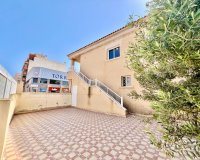 Resale - Bungalow -
Torrevieja - Centro