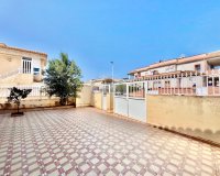 Resale - Bungalow -
Torrevieja - Centro