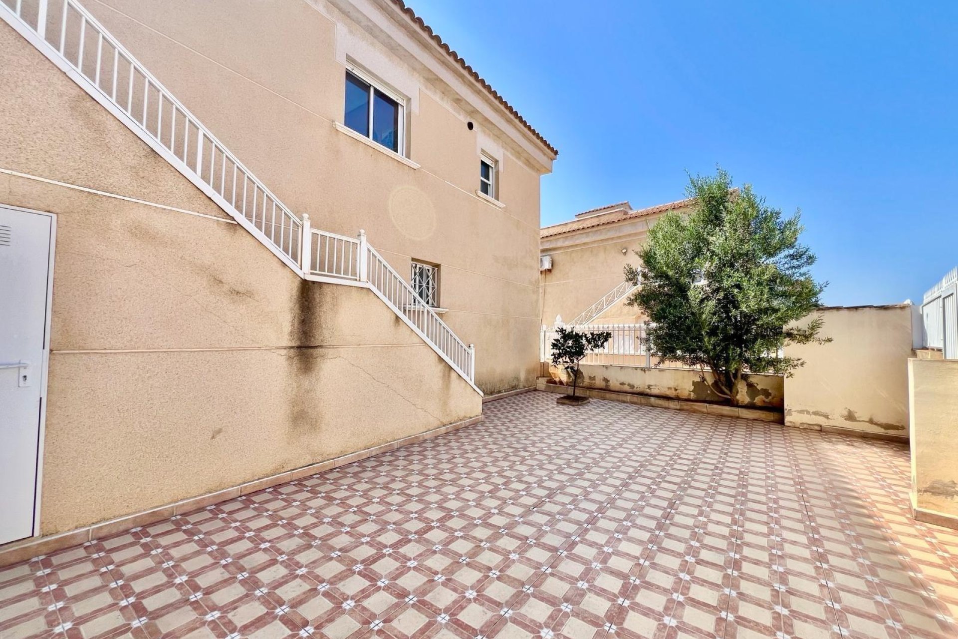 Resale - Bungalow -
Torrevieja - Centro