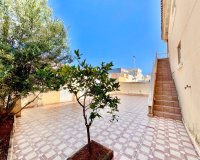 Resale - Bungalow -
Torrevieja - Centro