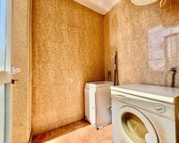 Resale - Bungalow -
Torrevieja - Centro