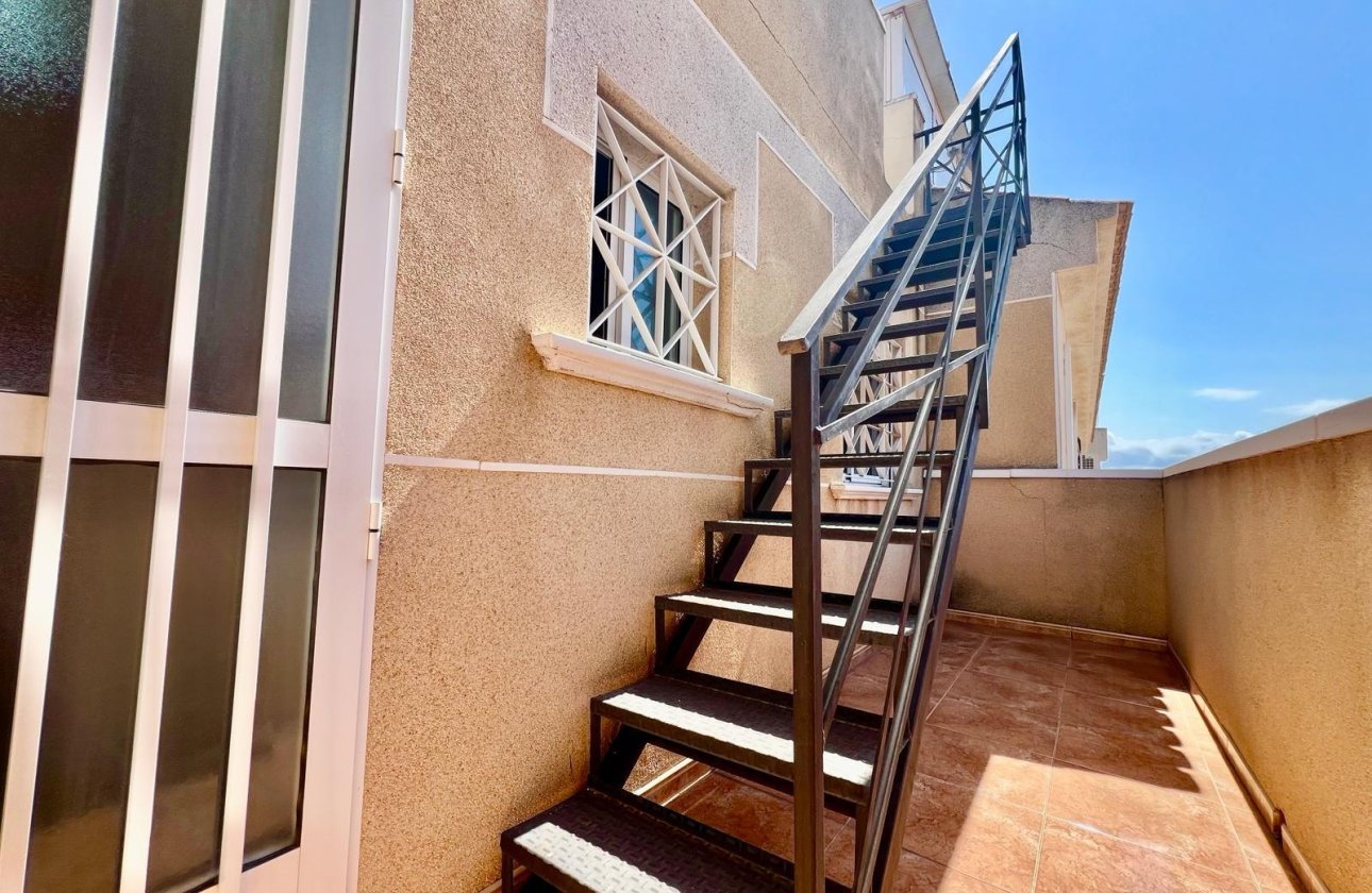 Resale - Bungalow -
Torrevieja - Centro