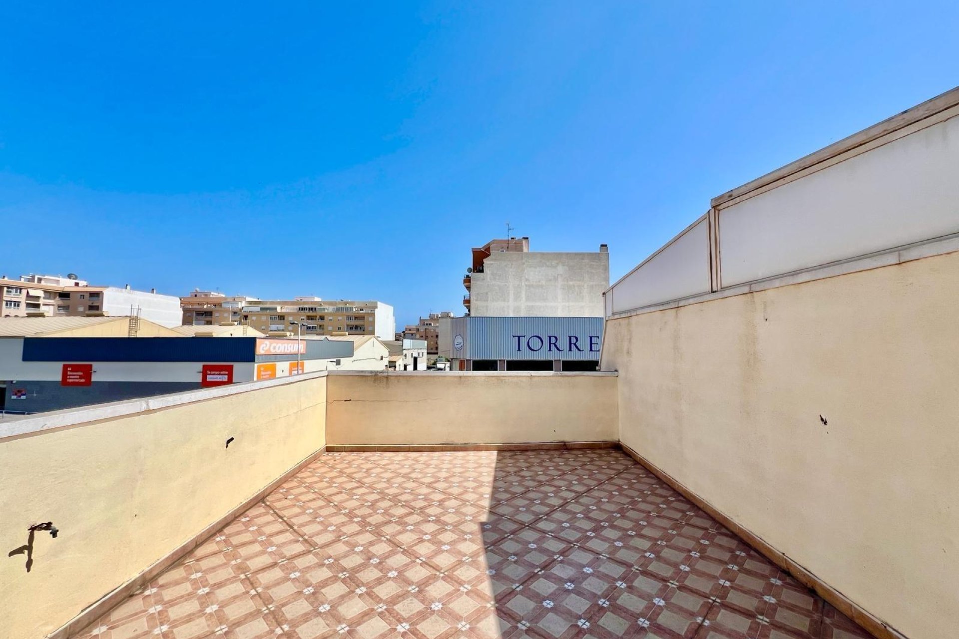 Resale - Bungalow -
Torrevieja - Centro