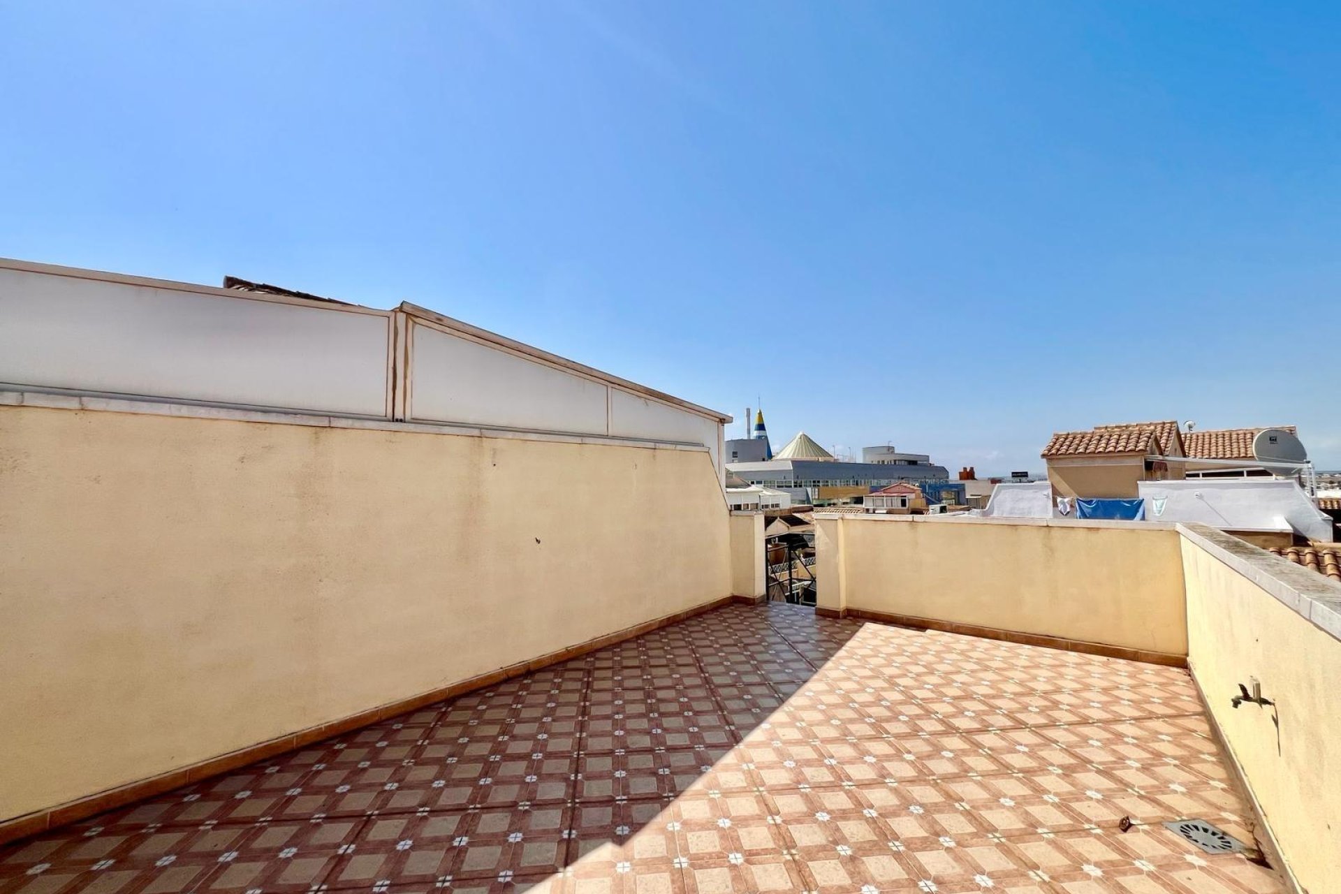 Resale - Bungalow -
Torrevieja - Centro