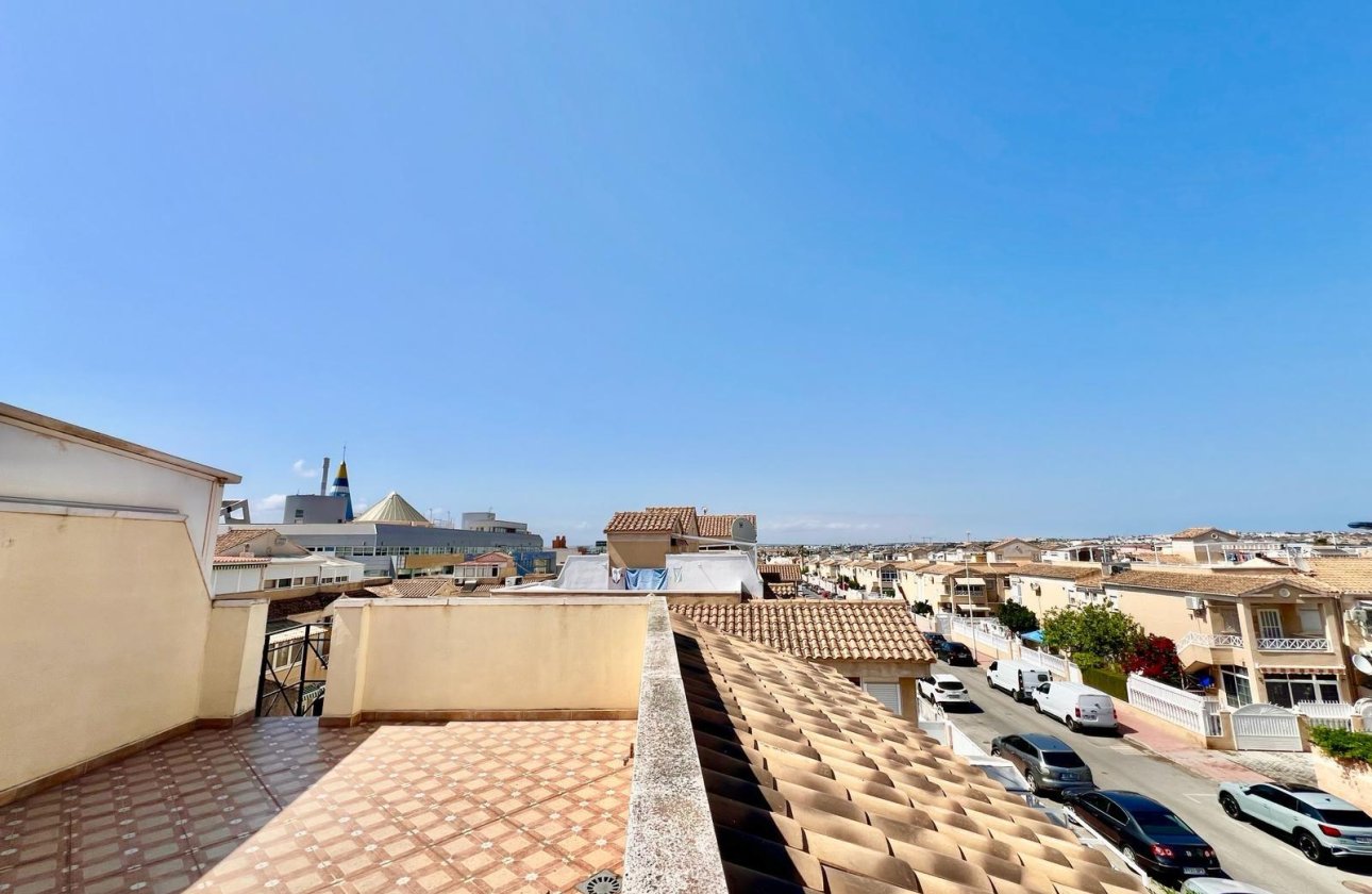 Resale - Bungalow -
Torrevieja - Centro