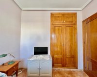Resale - Bungalow -
Torrevieja - Centro