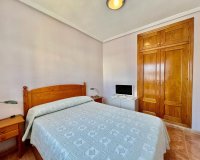 Resale - Bungalow -
Torrevieja - Centro