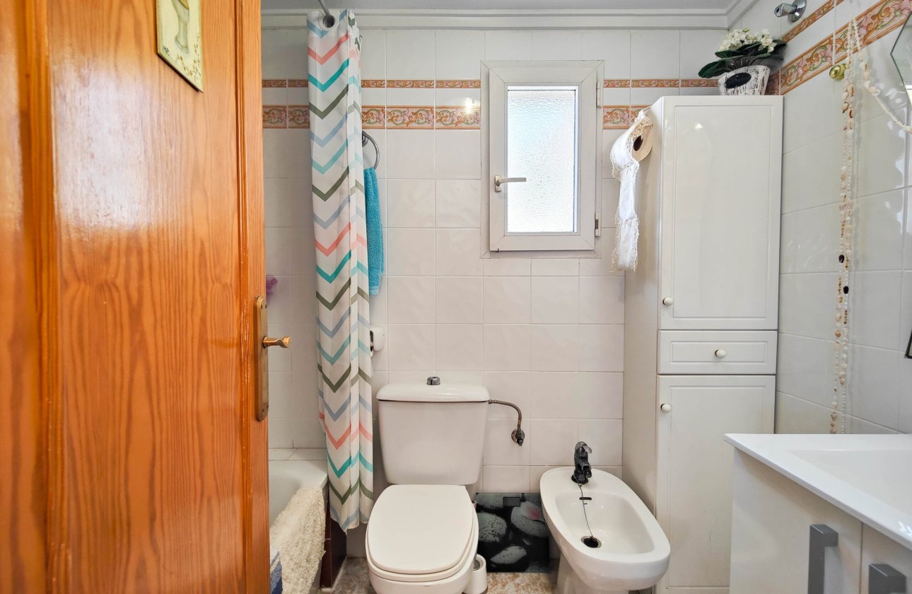 Resale - Bungalow -
Torrevieja - Costa Blanca