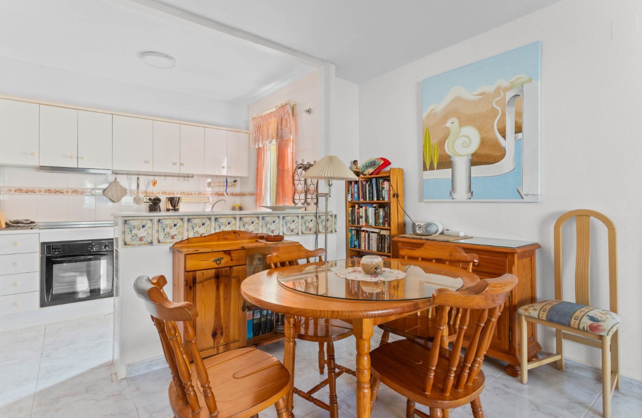 Resale - Bungalow -
Torrevieja - Costa Blanca