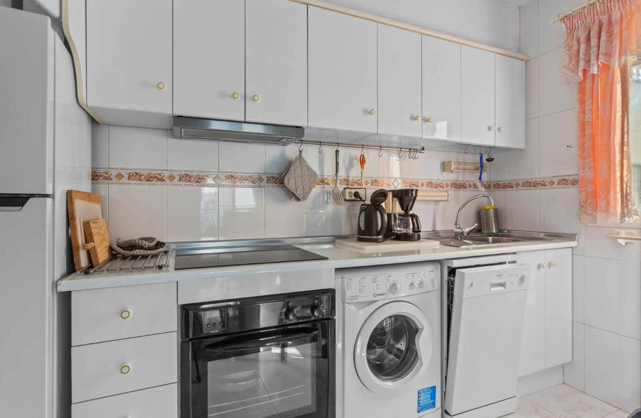 Resale - Bungalow -
Torrevieja - Costa Blanca