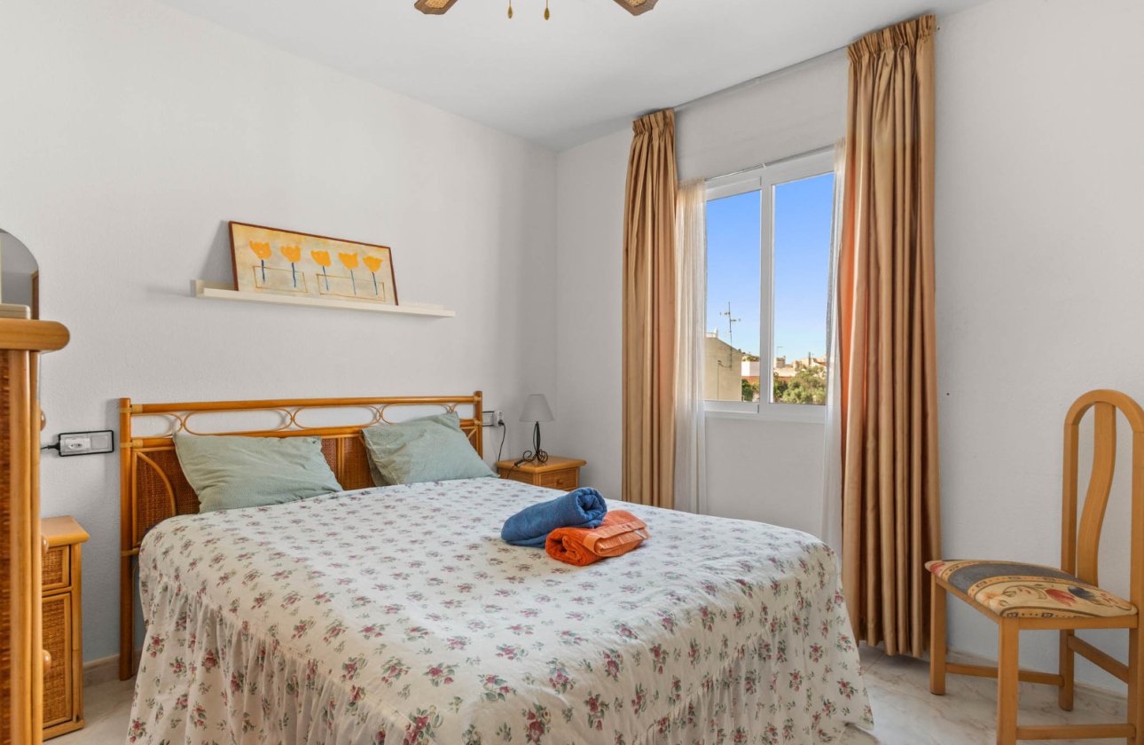 Resale - Bungalow -
Torrevieja - Costa Blanca