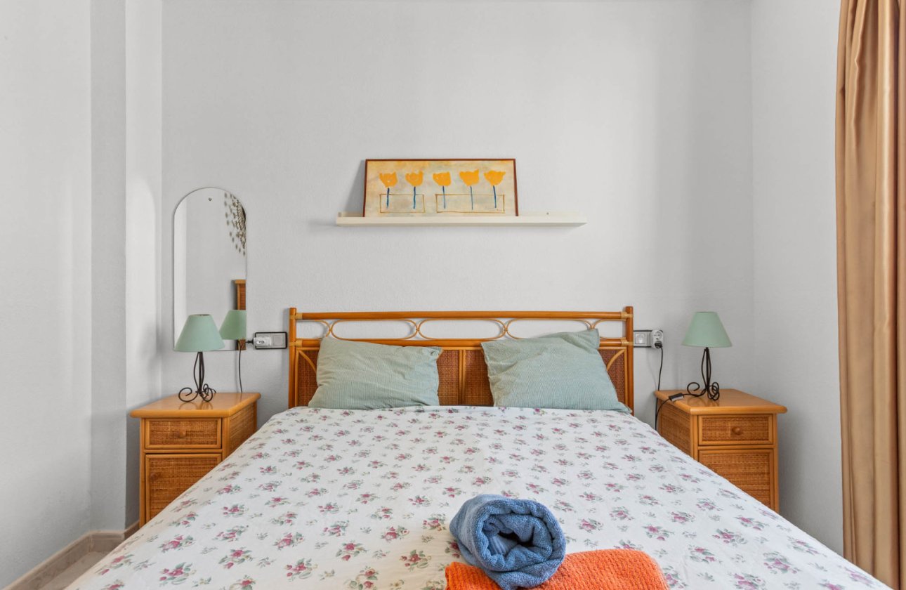 Resale - Bungalow -
Torrevieja - Costa Blanca