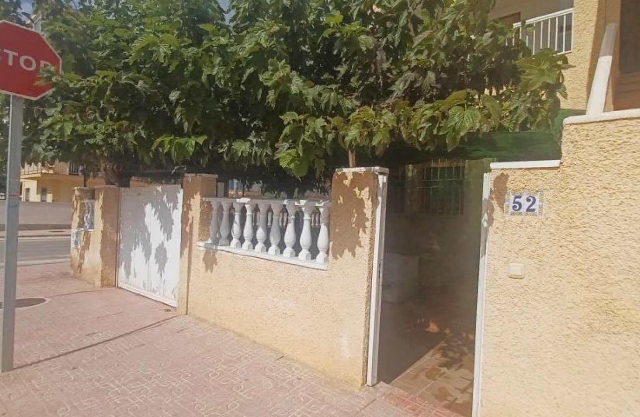 Resale - Bungalow -
Torrevieja - Costa Blanca