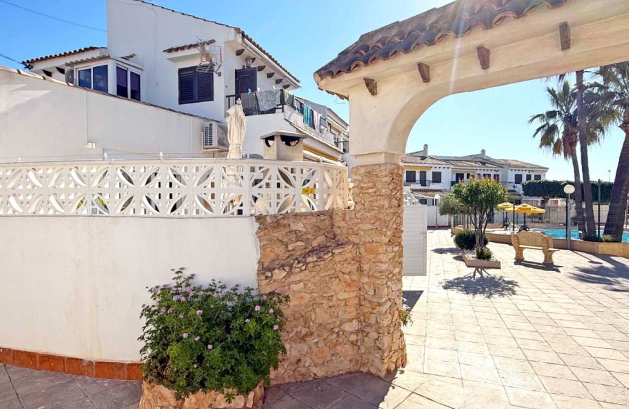 Resale - Bungalow -
Torrevieja - Costa Blanca