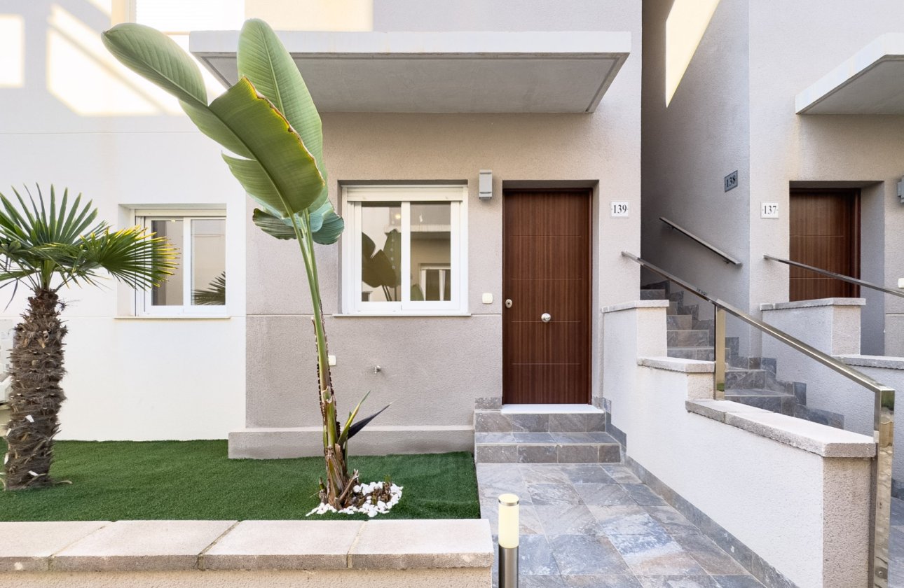 Resale - Bungalow -
Torrevieja - Costa Blanca