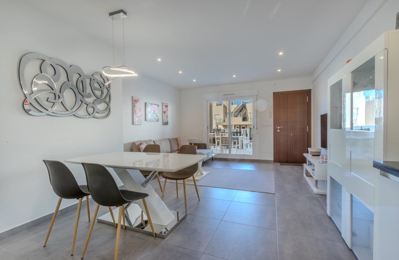 Resale - Bungalow -
Torrevieja - Costa Blanca