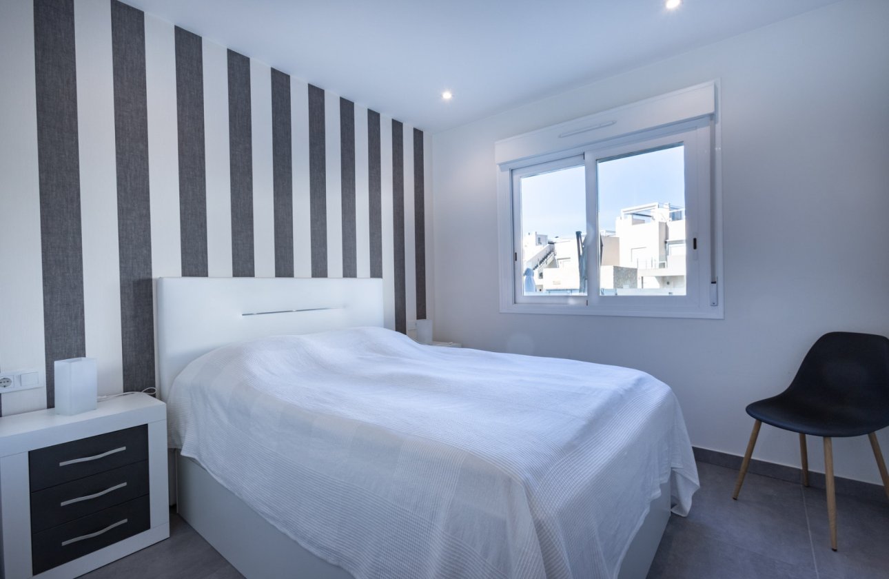 Resale - Bungalow -
Torrevieja - Costa Blanca