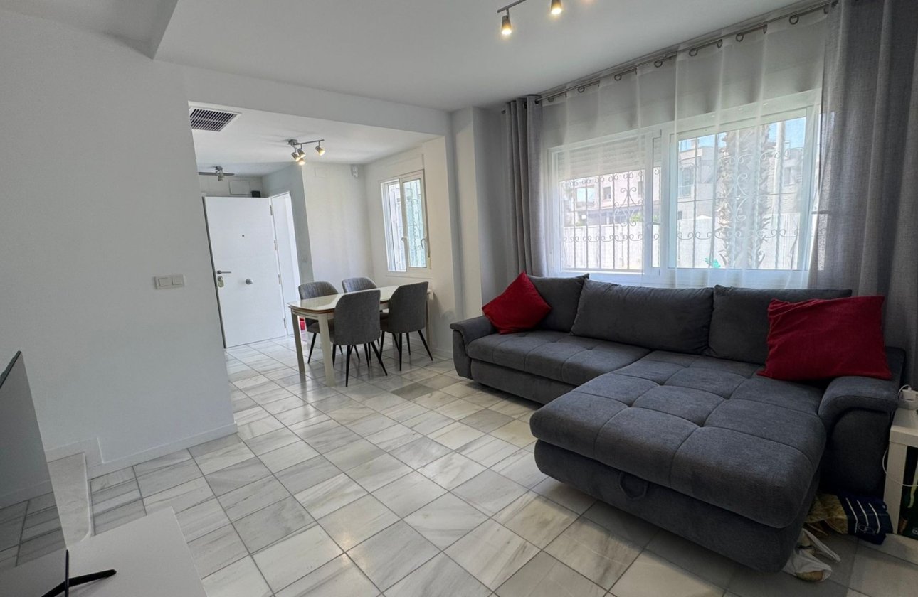 Resale - Bungalow -
Torrevieja - Costa Blanca